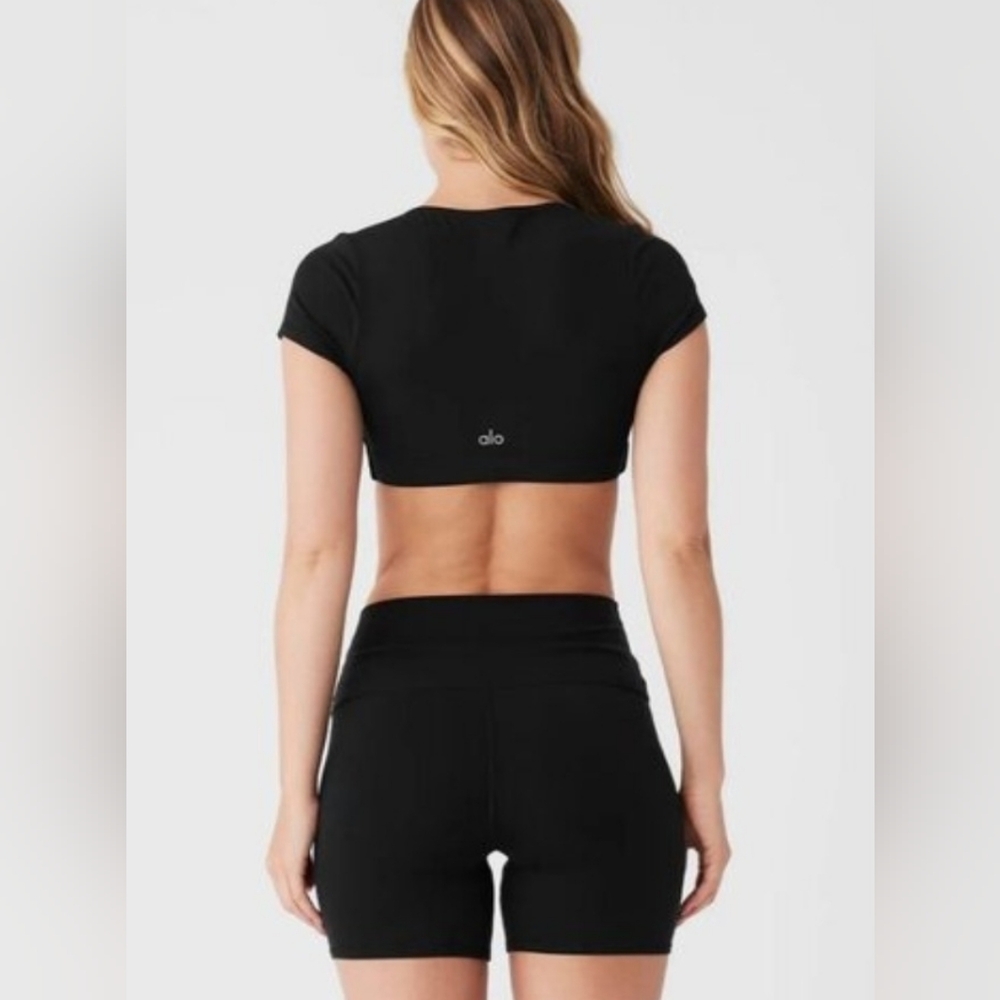 Alo Yoga Airbrush Figure Short Sleeve Small NWOTS